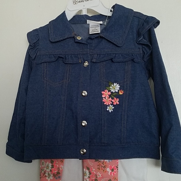 Daisy Fuentes Girls Set - Picture 2 of 16